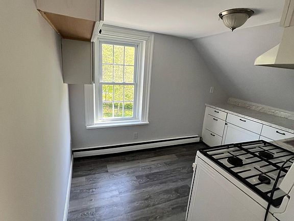 2nd image of 969 Plymouth St APT 2