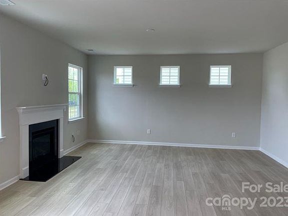 4th image of 109 Watrous Way #408
