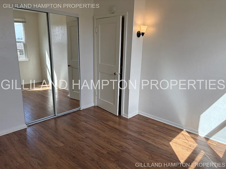 320 NW 15th St #320 — Photo 33