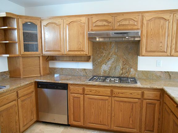 5th image of 21051 Hemmingway St