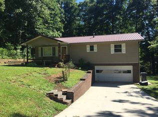 220 Poplar Ln, Oliver Springs, TN 37840