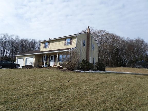 4th image of 131 Janes Ln