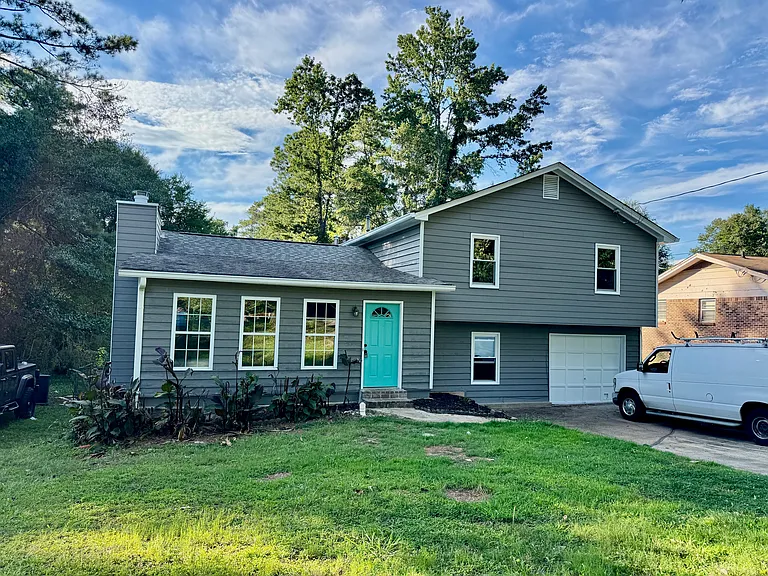 3355 Poplar Dr — Photo 1