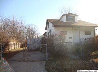 32 Bray Ave, Middletown, NJ 07748