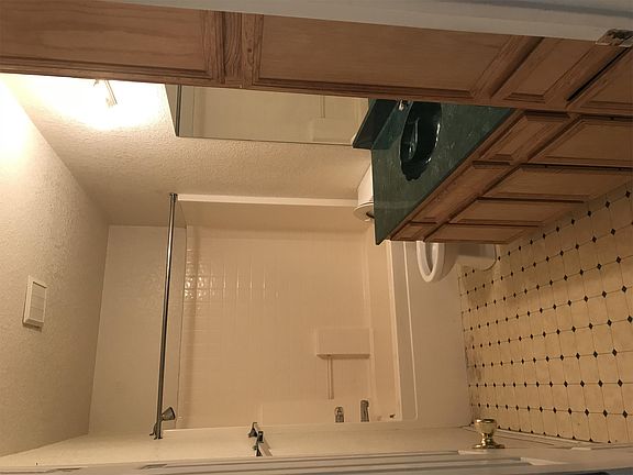 5th image of 3900 Hitchrock Dr #B