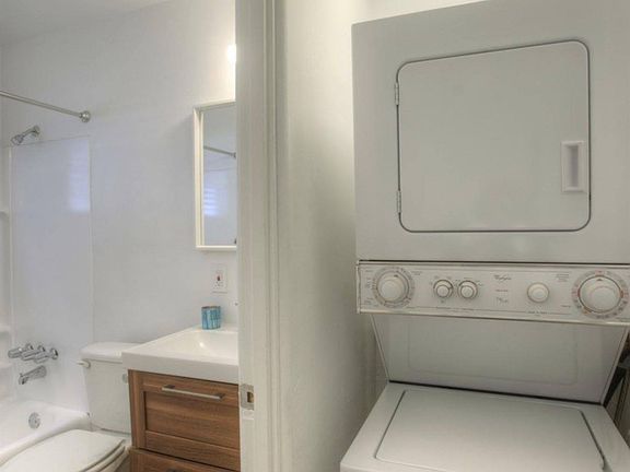 4th image of 746 W Turney Ave APT 1