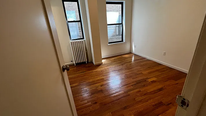 Rented by HOLTON REAL ESTATE INC. | media 17