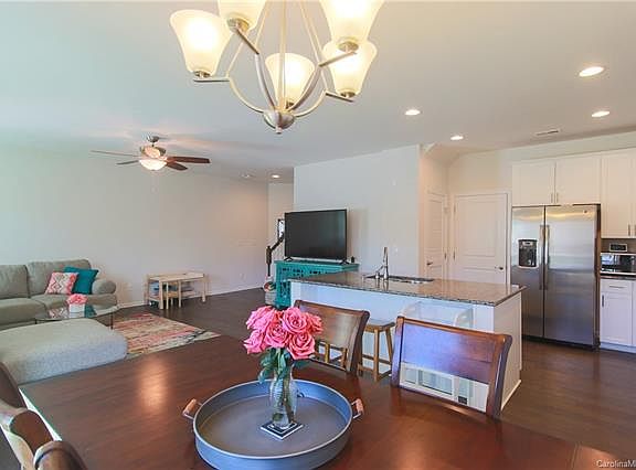 4th image of 7174 Mariners Village Dr #33
