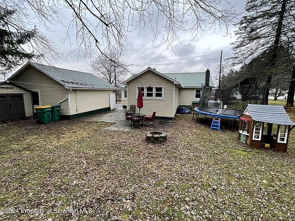 3rd image of 266 Lake St