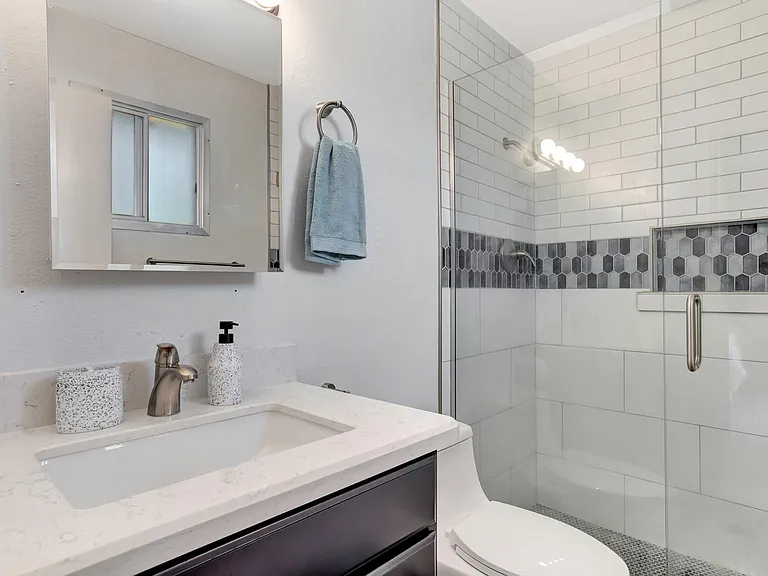 1524 E Broadmor Dr — Photo 25