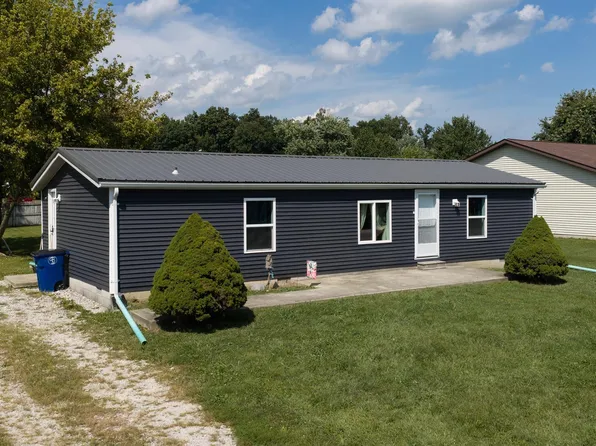 55 Diana St, Mitchell, IN 47446