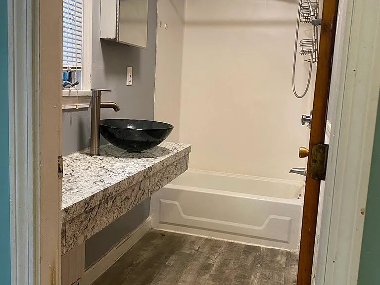 56 Green St #1 — Photo 3