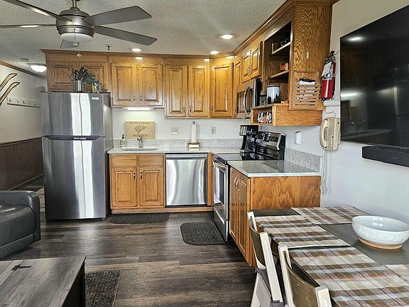 5th image of 184 Mountain Lodge Ln