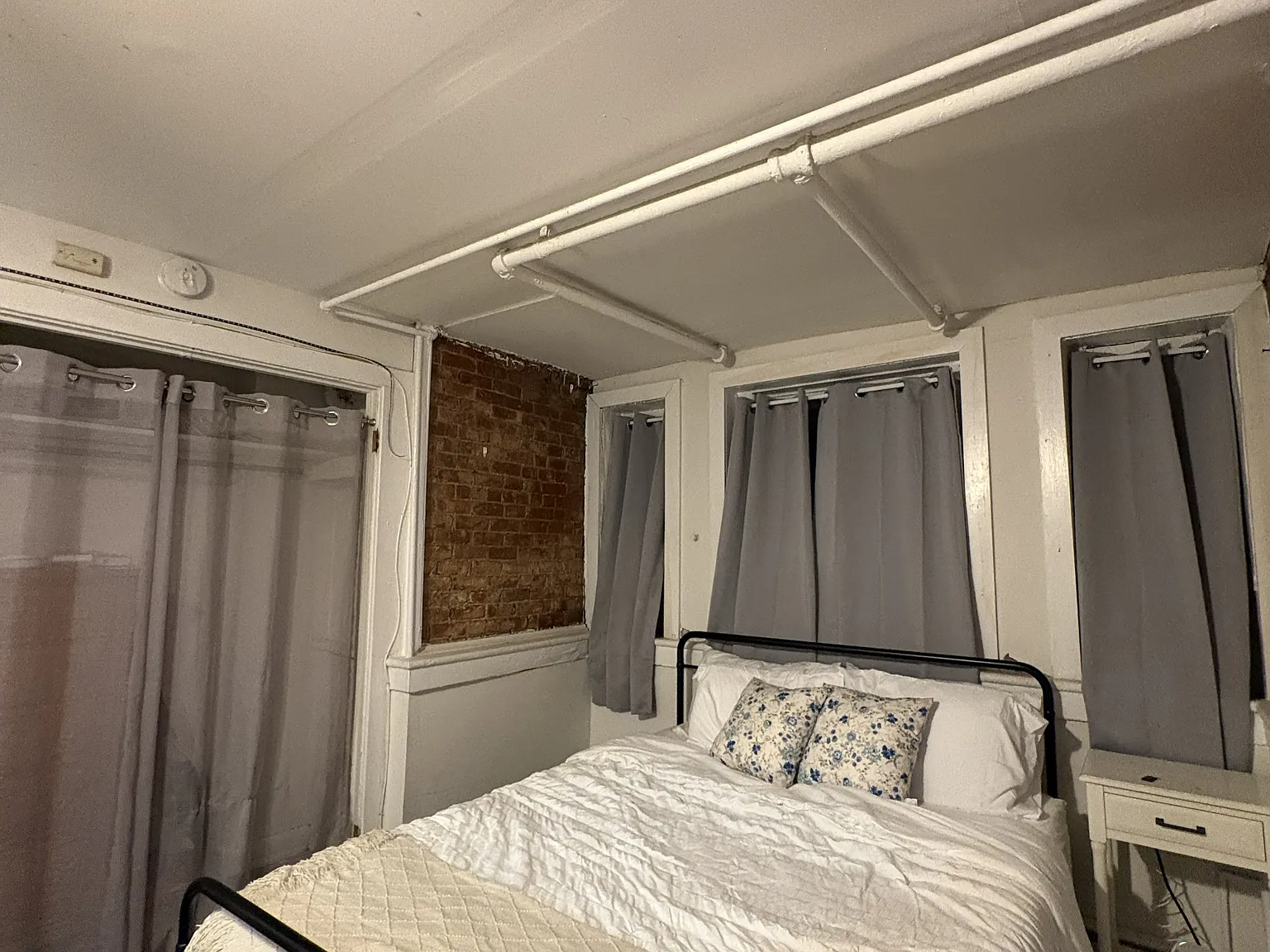 Studio, $950 — Photo 2
