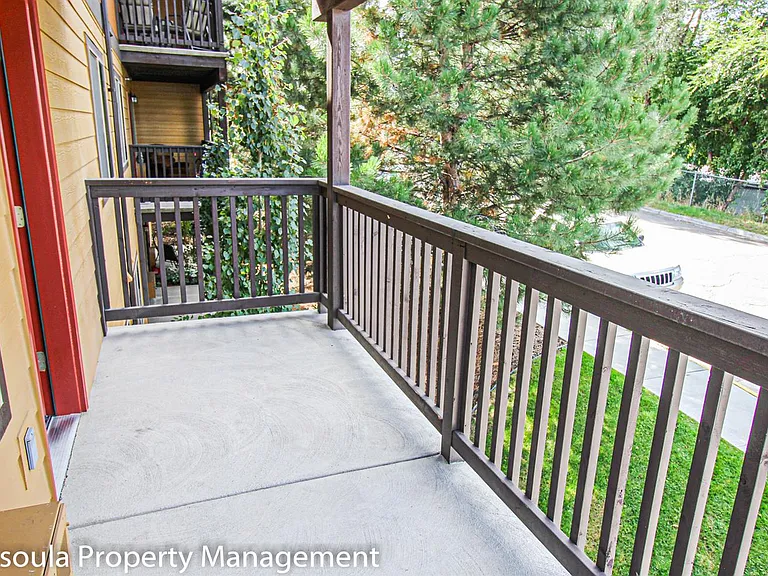 Midtown Apartments — Photo 29