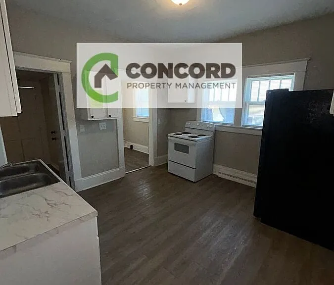 809 Dillard St — Photo 8
