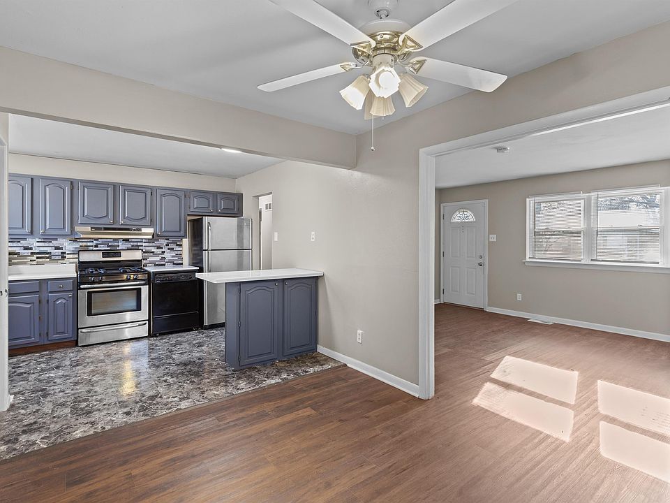 1st image of 725 Gonzaga Ln