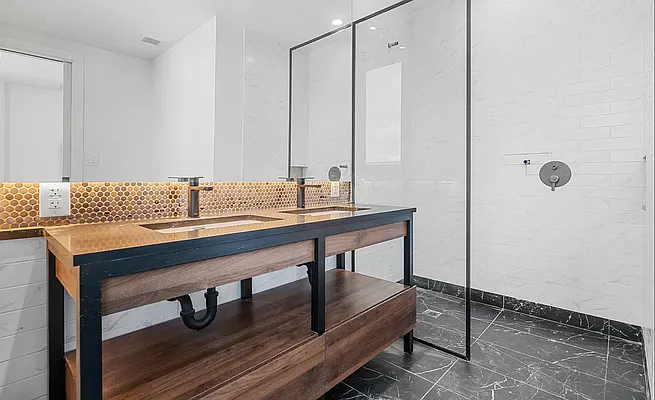 Rented by West 124th Manager LLC | media 122