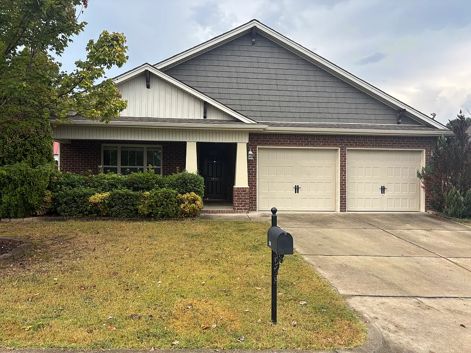 1501 Joy St SE
