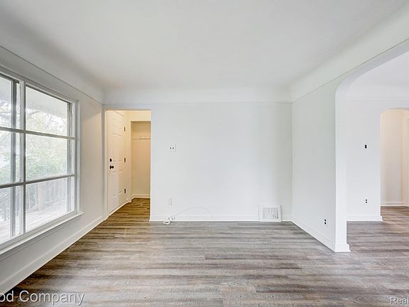 5th image of 1936 Farrow St