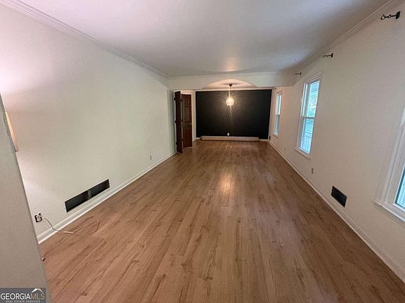 4th image of 3988 Valley Park Dr