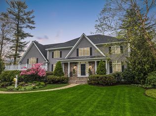 2 Mackenzie Ct, Andover, MA 01810