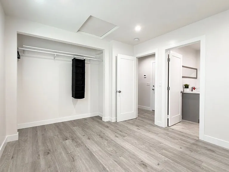 5827 Eastbrook Ave — Photo 8