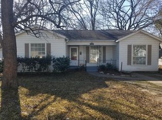 220 Graham Ave, Bonham, TX 75418