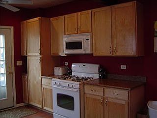 2nd image of 330 N Van Buren St
