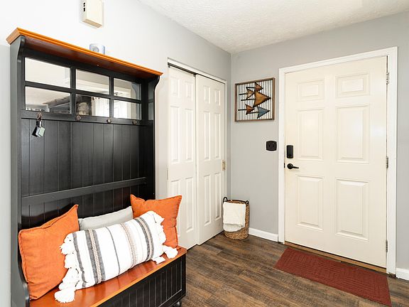 4th image of 344 Center Park Dr