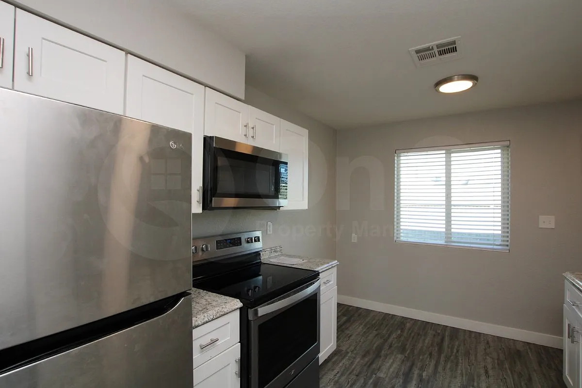 2 bed, 1.0 bath, 800 sqft, $1,125 — Photo 4