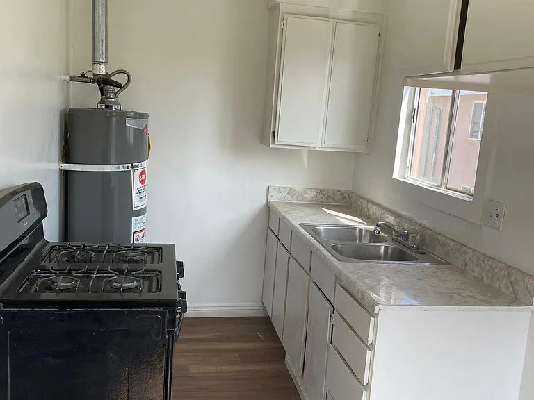 219 E 28th St #3/4 — Photo 5