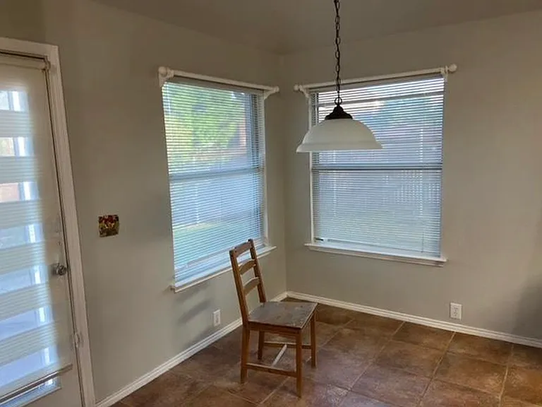 1748 Sunset Ridge Dr — Photo 6
