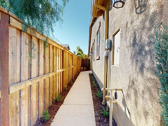 3rd image of 1078 Camborne Dr