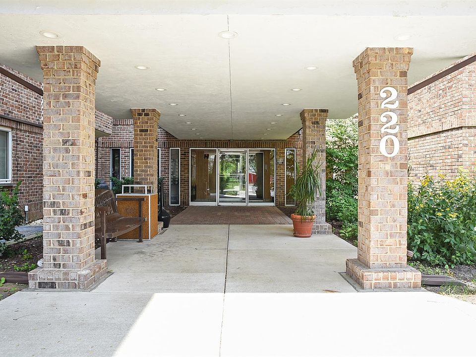 220 S Roselle Rd Schaumburg IL Zillow