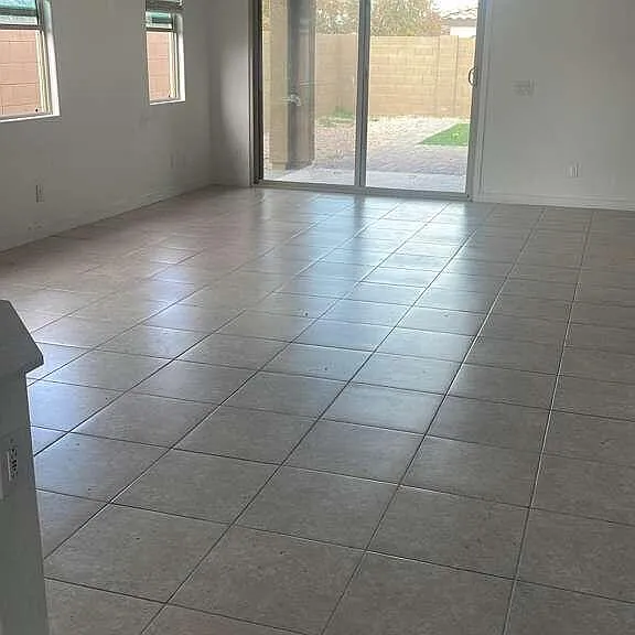 1318 E Irwin Ave — Photo 6