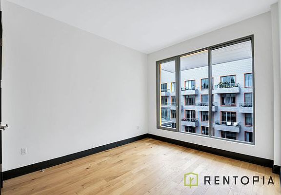 5th image of 10 Montieth St #833