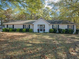 315 Mountain Woods Lake Rd, Warrior, AL 35180