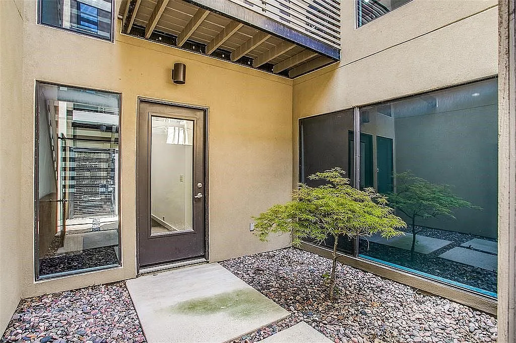 2 bed, 2.5 bath, 2116 sqft, $3,750 — Photo 2