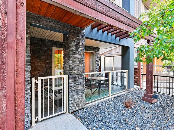 4th image of 1029 N 15th Ave SW #103