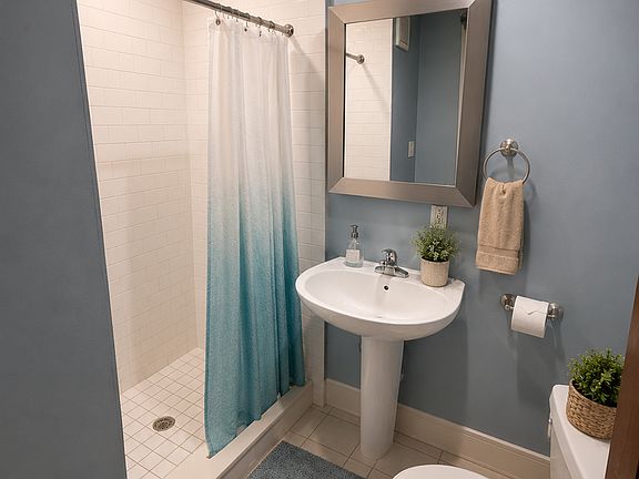 4th image of 328 E William St #5