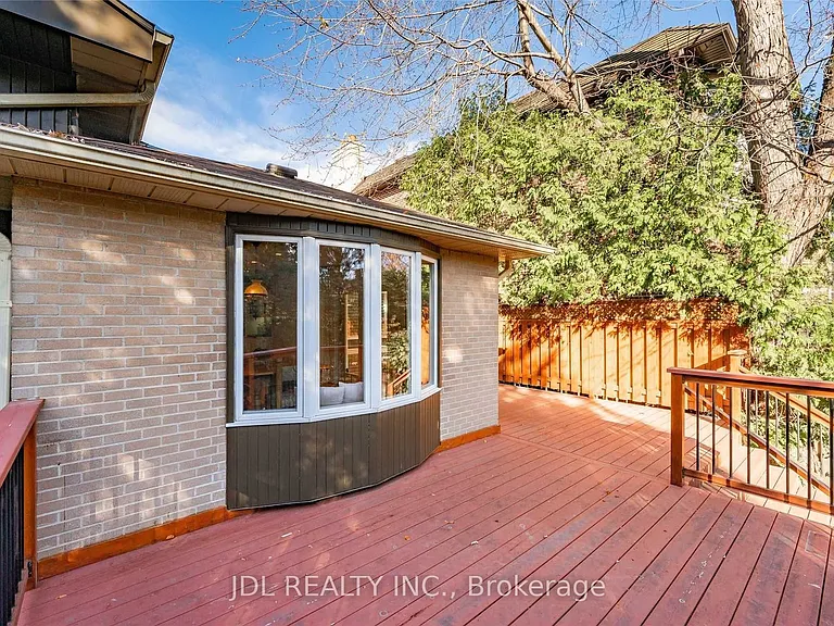 87 Munro Blvd — Photo 16