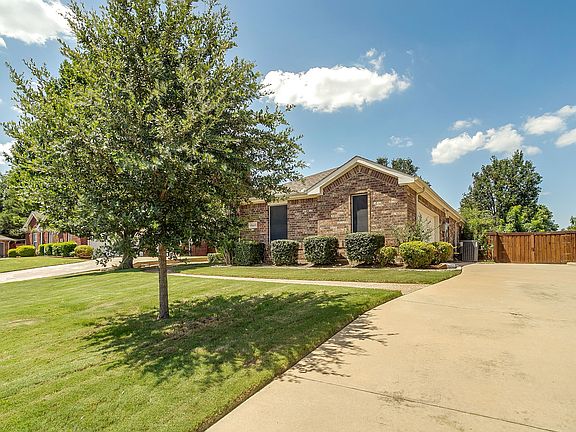 3rd image of 1409 Montevideo Ct