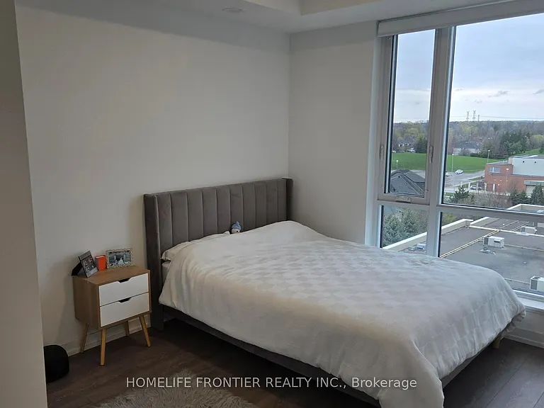 8 Beverley Glen Blvd #813 — Photo 4