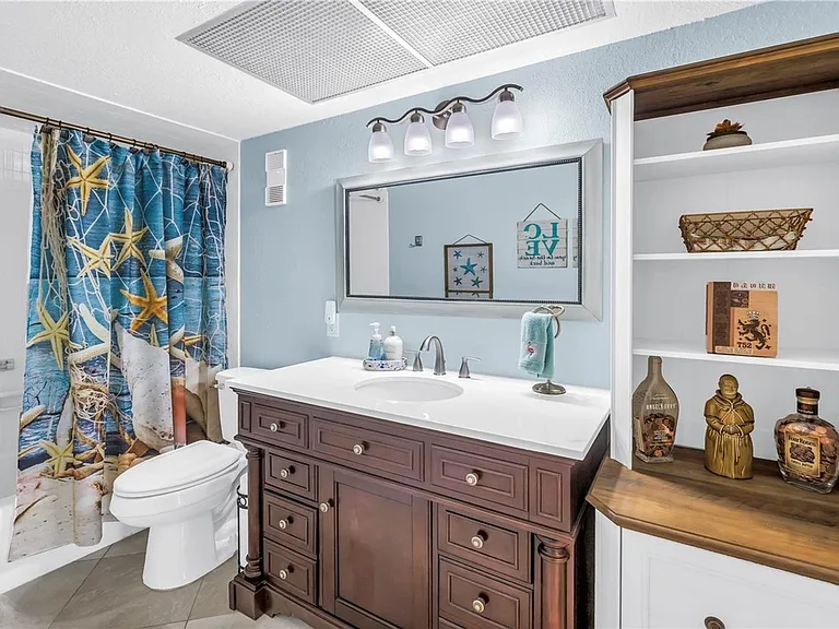 4900 Brittany Dr S #611 — Photo 12