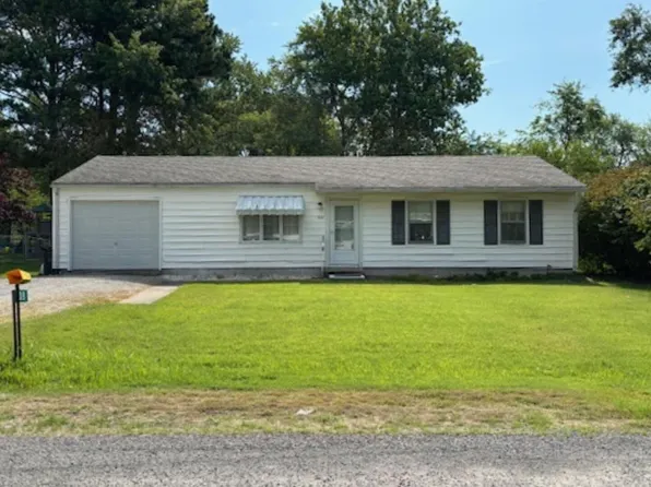 808 Tulsa Ave, Salem, IL 62881