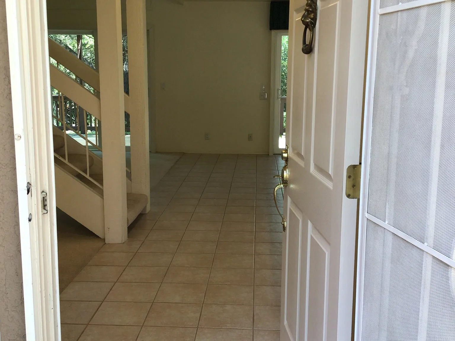 3 bed, 1847 sqft, $3,000 — Photo 2