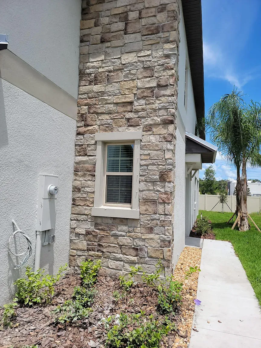 3 bed, 1854 sqft, $2,230 — Photo 3