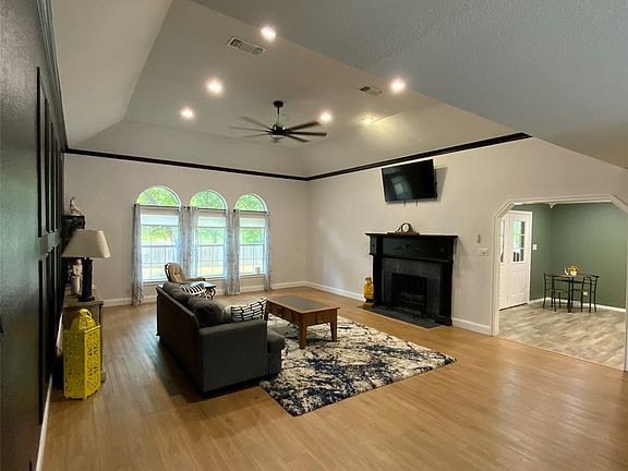 5th image of 2020 Arbor Bend St