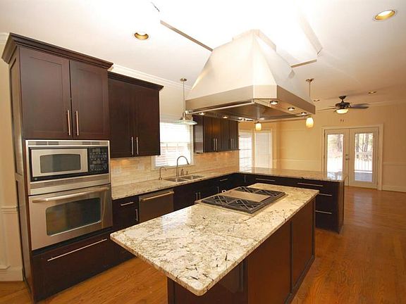 5th image of 105 View Hill Ct